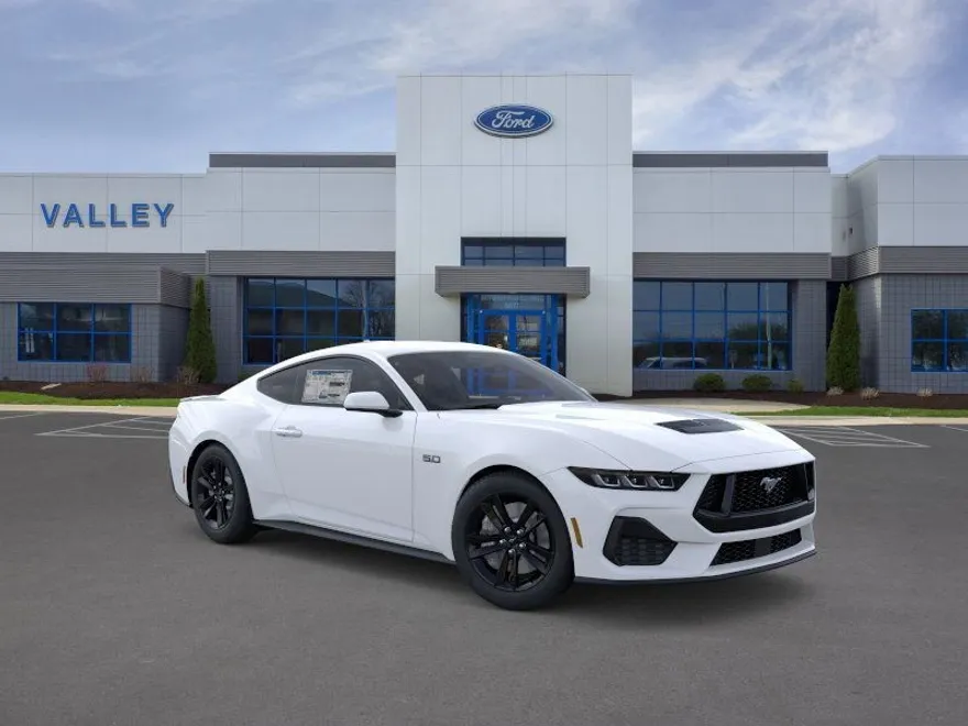 2025 Ford Mustang GT photo 1
