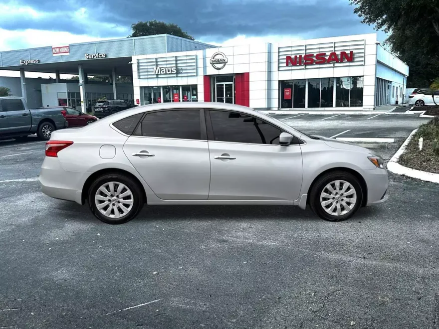 2018 Nissan Sentra S photo 1