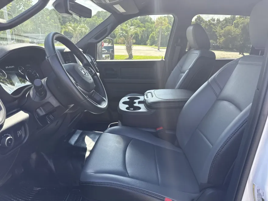 2024 Ram 3500 Tradesman photo 1