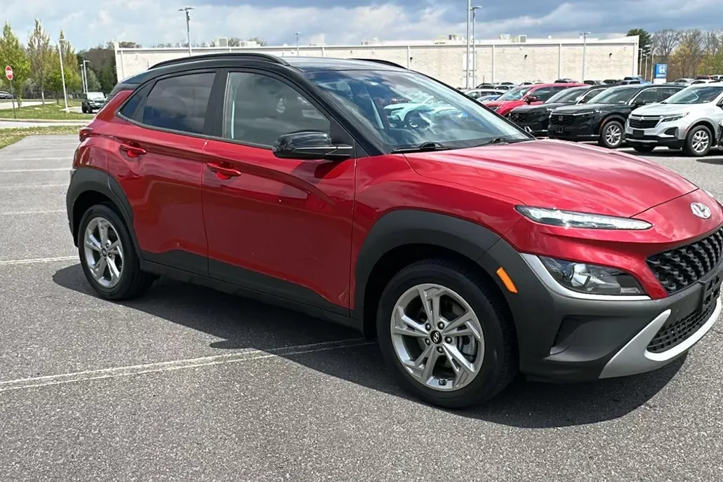 2022 Hyundai Kona SEL photo 1