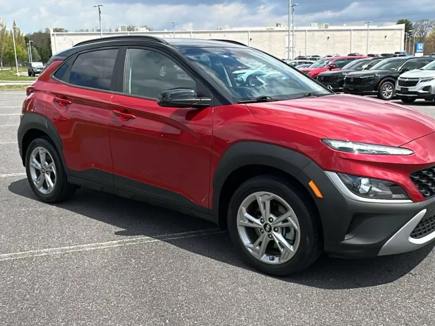 2022 Hyundai Kona SEL photo 1