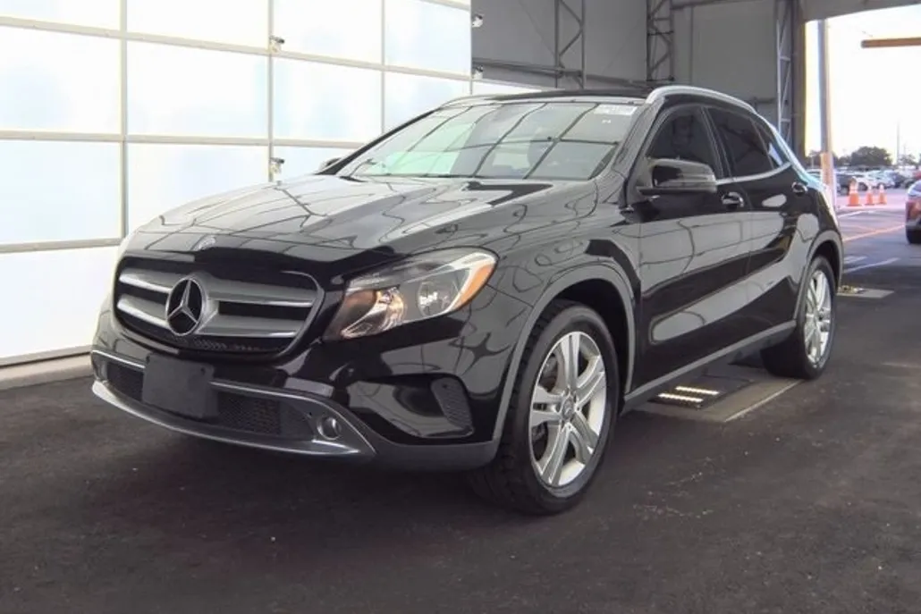 2017 Mercedes Benz GLA 250 photo 1
