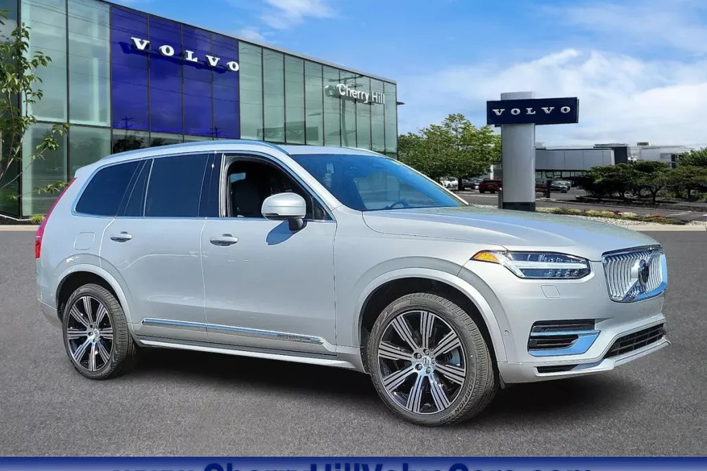 2024 Volvo XC90 T8 Ultimate photo 1