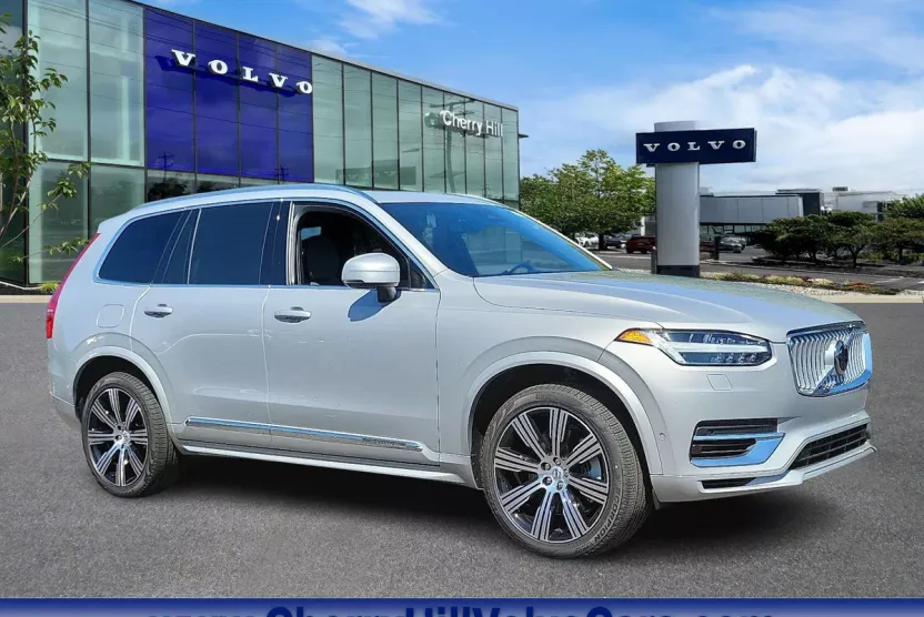 2024 Volvo XC90 T8 Ultimate photo 1