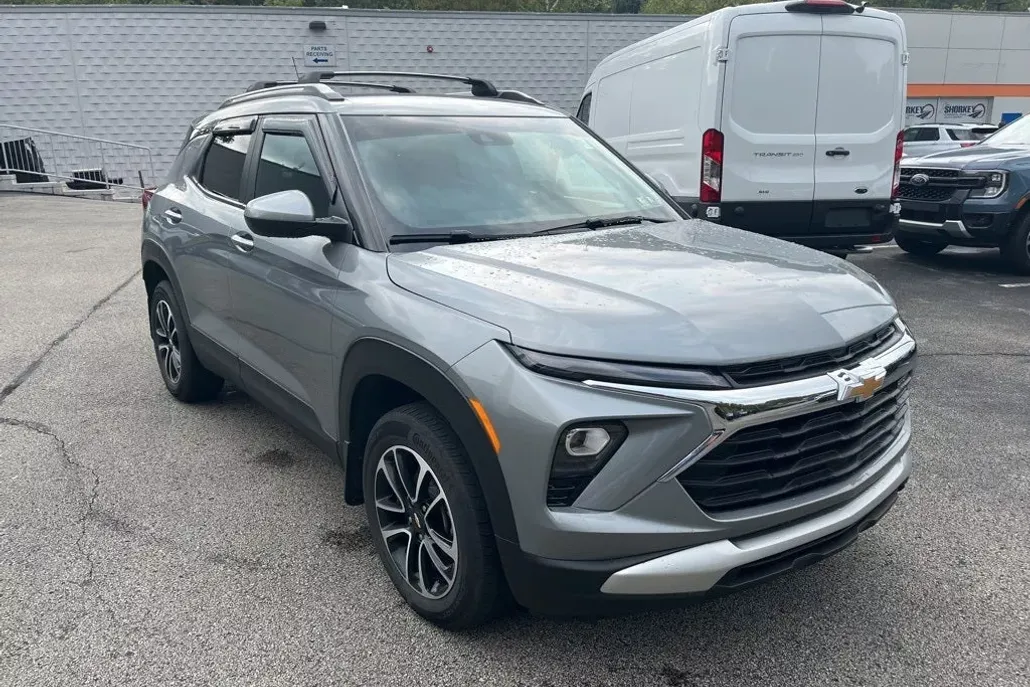 2024 Chevrolet Trailblazer LT photo 1