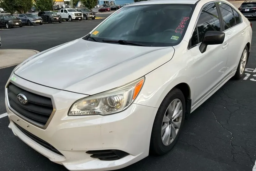 2017 Subaru Legacy 2.5i photo 1