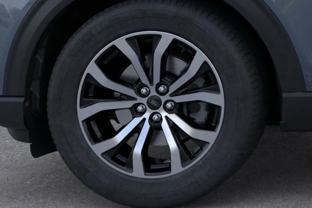 2025 Ford Explorer ST-Line photo 1