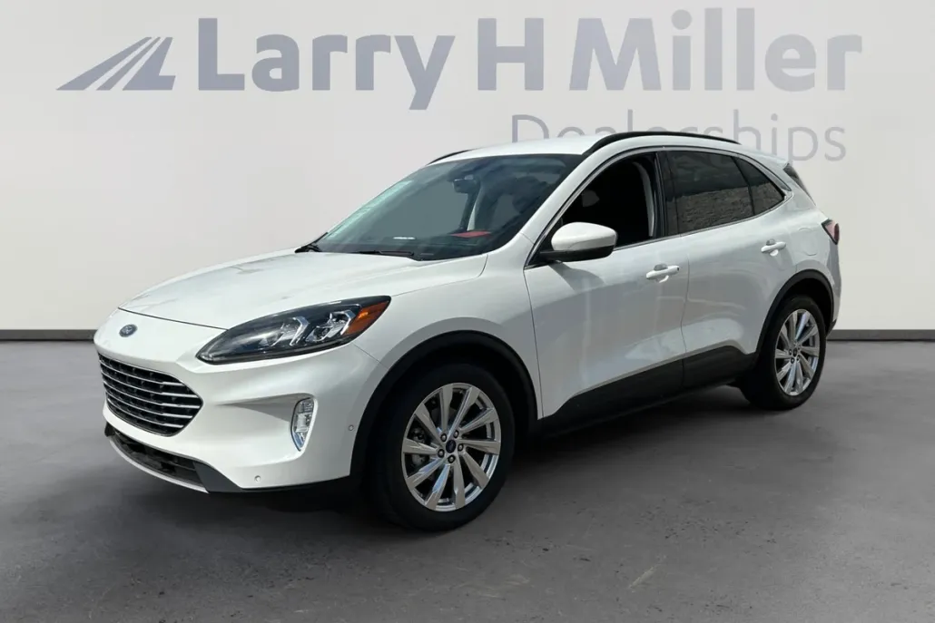 2022 Ford Escape Titanium Hybrid photo 1