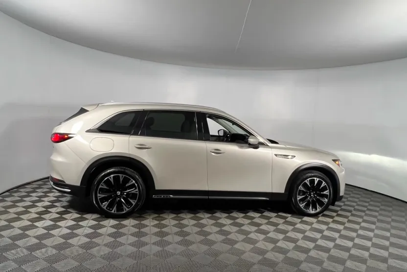 2024 Mazda CX-90 Premium photo 1