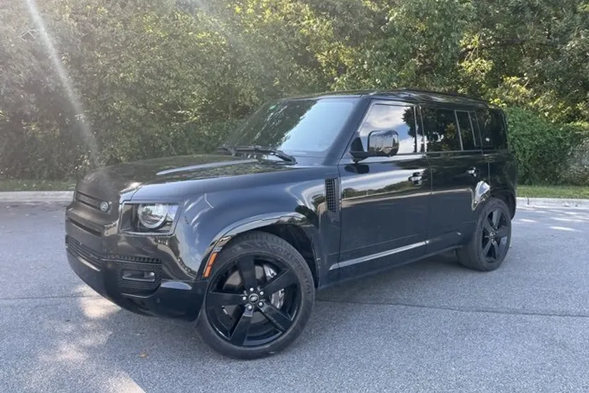 2023 Land Rover Defender X-Dynamic SE photo 1