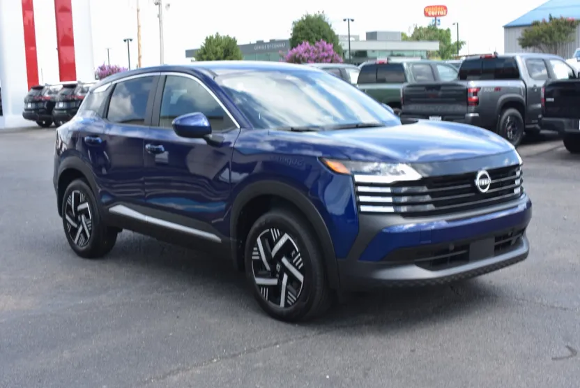2025 Nissan Kicks SV photo 1