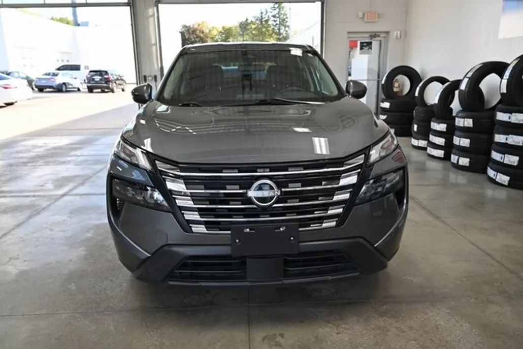 2024 Nissan Rogue SV photo 1