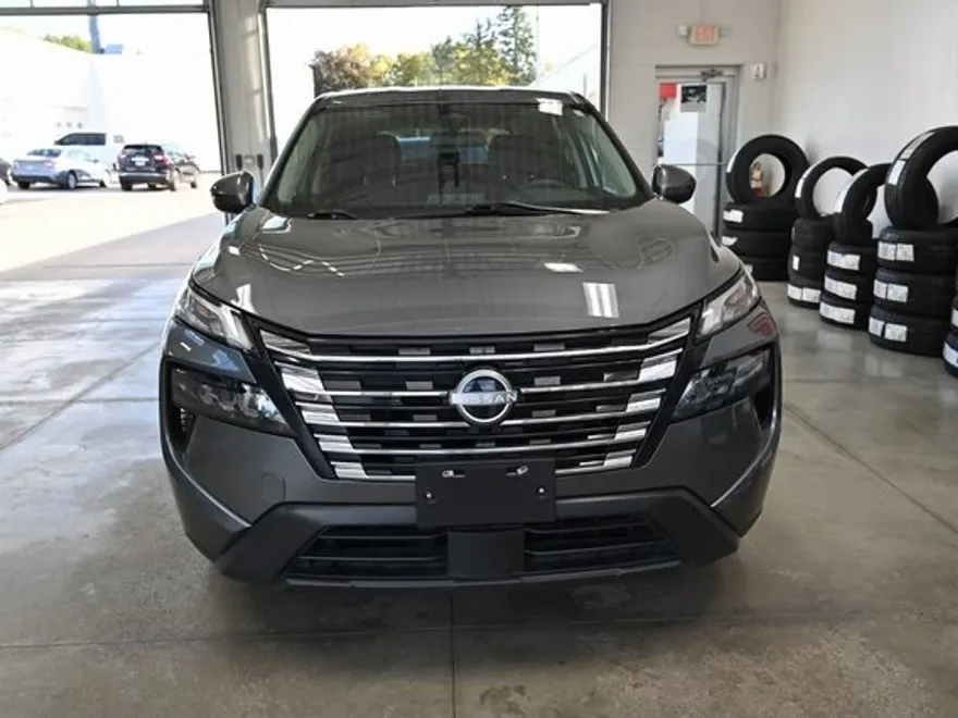 2024 Nissan Rogue SV photo 1