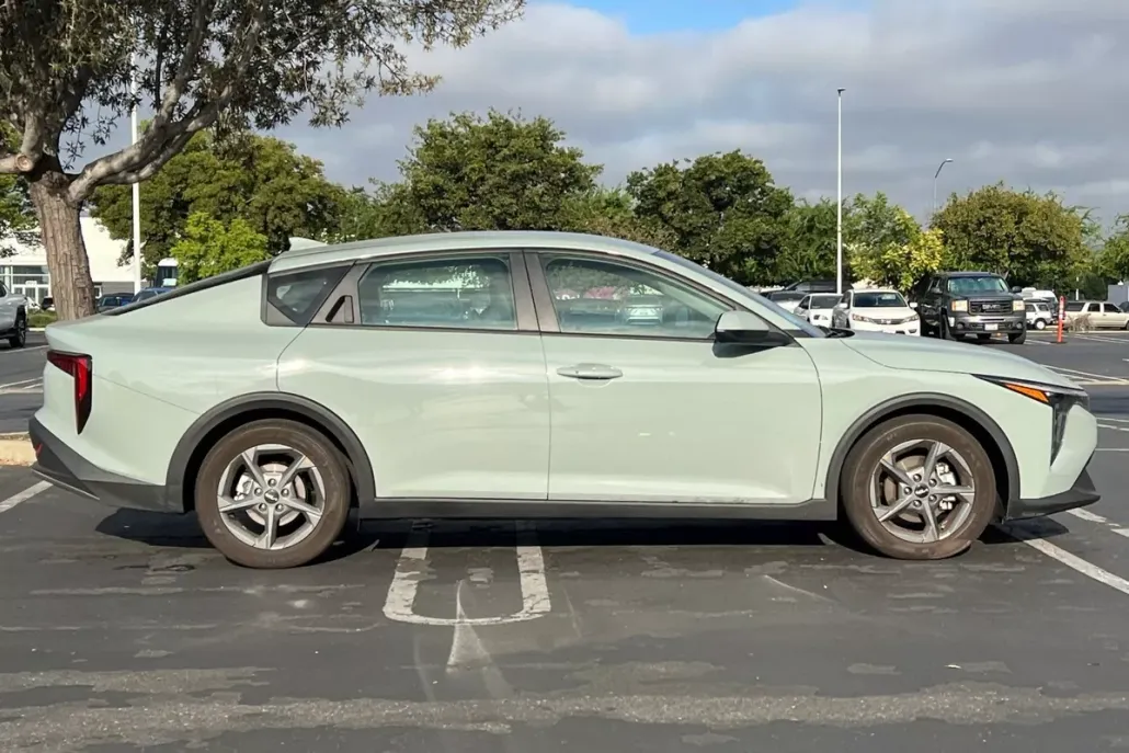 2025 Kia K4 LXS photo 1