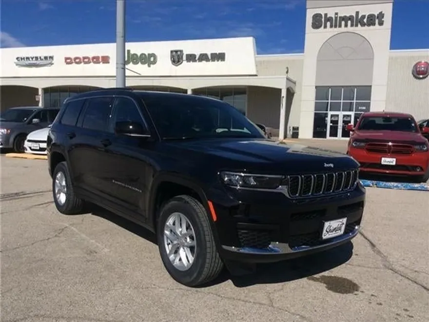2025 Jeep Grand Cherokee Laredo photo 1