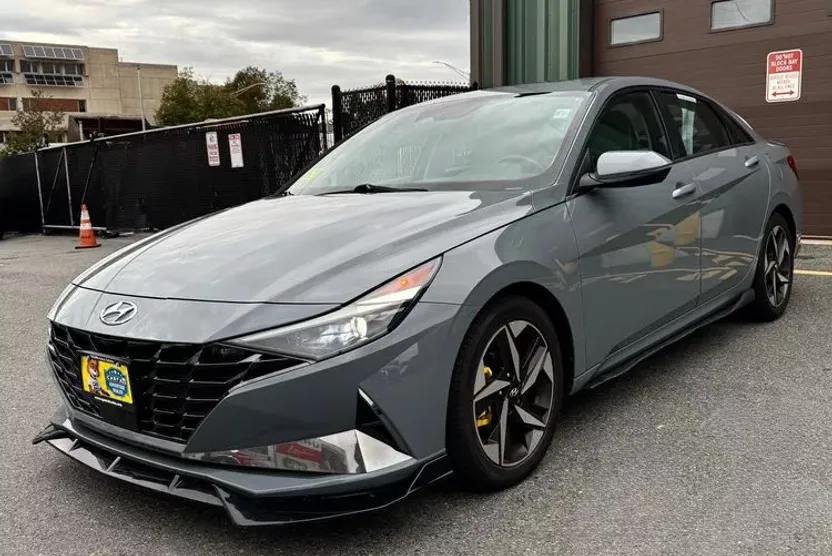 2021 Hyundai Elantra Limited photo 1