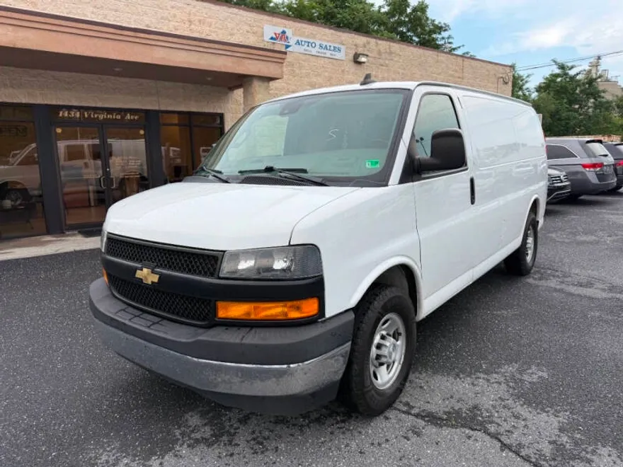 2019 Chevrolet Express 3500 Cargo photo 1
