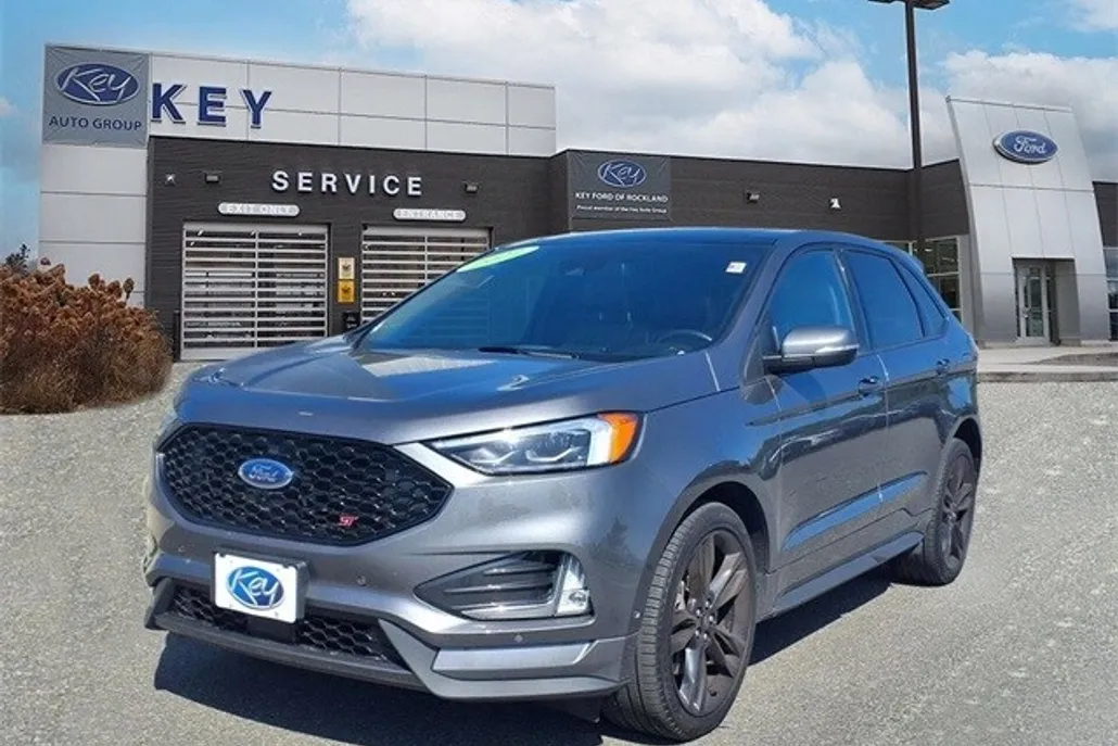 2022 Ford Edge ST photo 1