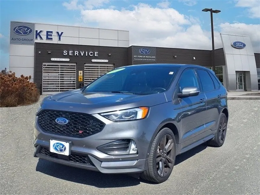 2022 Ford Edge ST photo 1