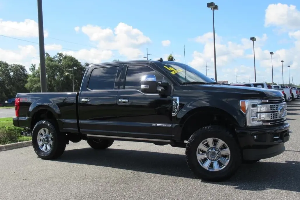 2019 Ford F-250 Platinum photo 1