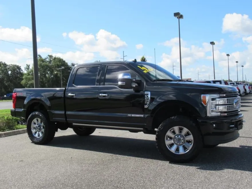 2019 Ford F-250 Platinum photo 1