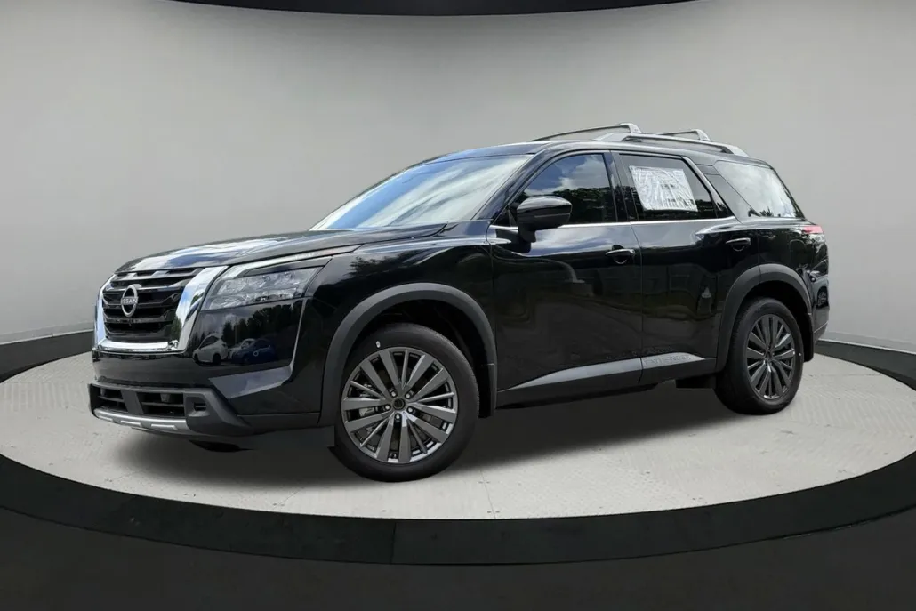 2025 Nissan Pathfinder SL photo 1
