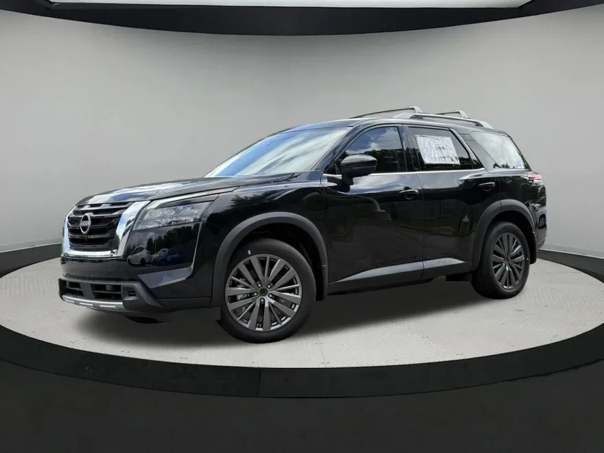 2025 Nissan Pathfinder SL photo 1
