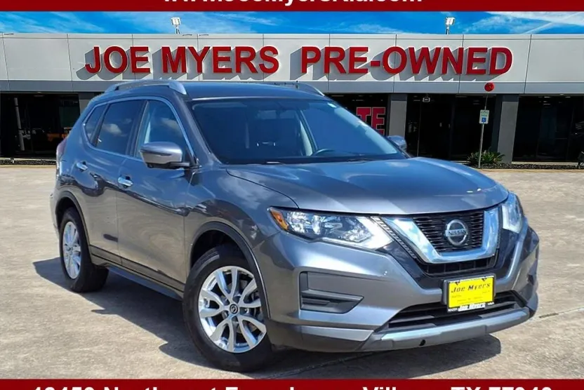 2018 Nissan Rogue SV photo 1