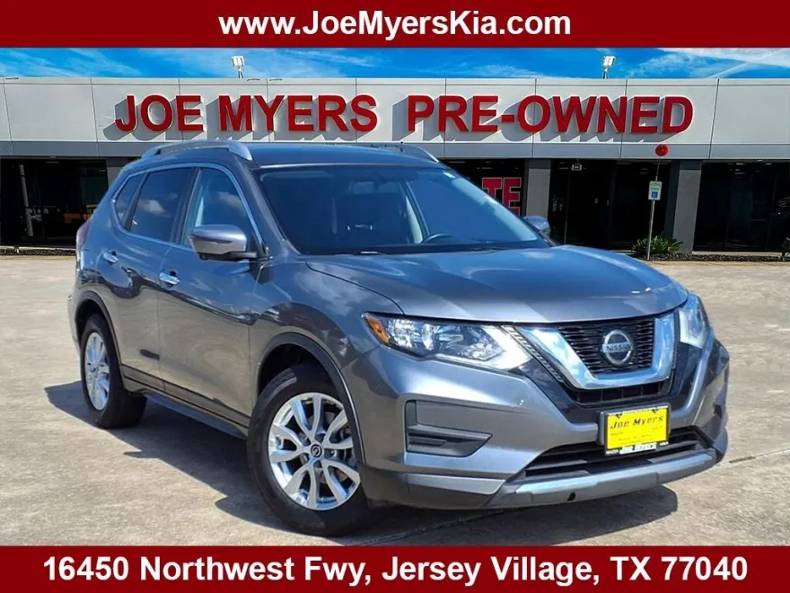 2018 Nissan Rogue SV photo 1