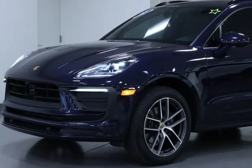 2022 Porsche Macan Base photo 1
