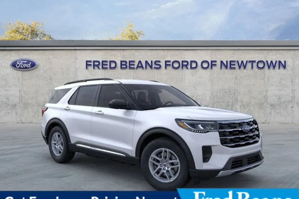 2025 Ford Explorer photo 1