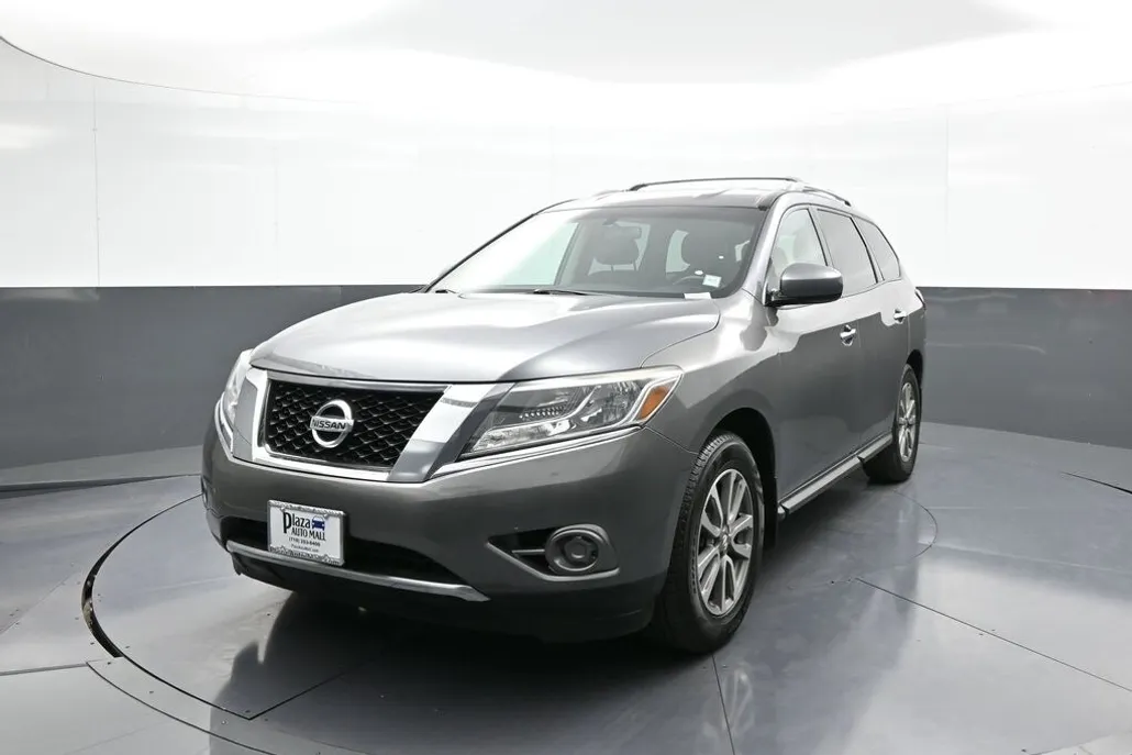 2016 Nissan Pathfinder S photo 1