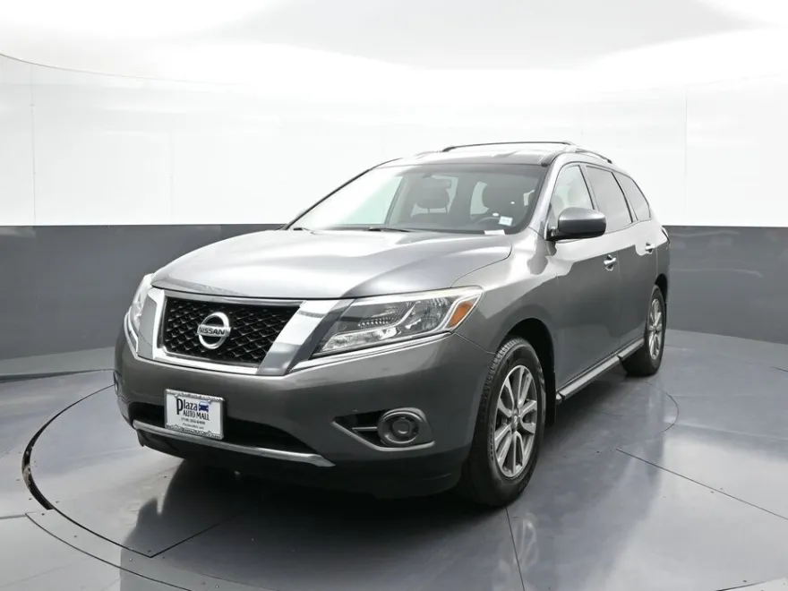 2016 Nissan Pathfinder S photo 1