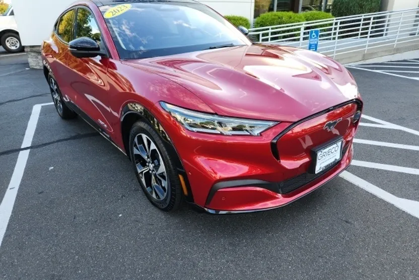 2023 Ford Mustang Mach-E Premium photo 1