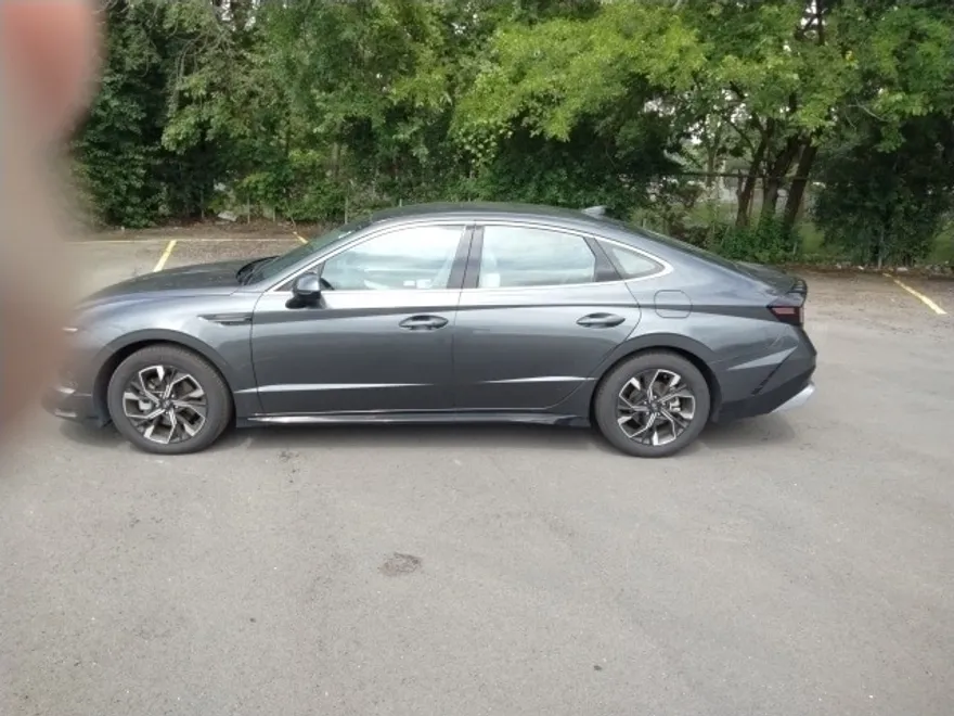 2025 Hyundai Sonata SEL photo 1