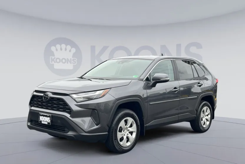 2023 Toyota RAV4 LE photo 1
