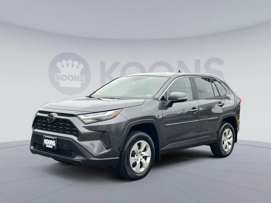 2023 Toyota RAV4 LE photo 1