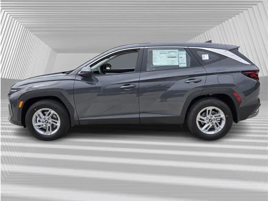 2026 Hyundai Tucson SE photo 1