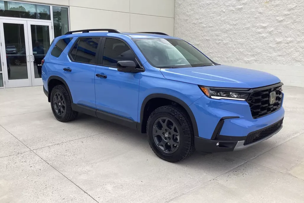 2025 Honda Pilot TrailSport photo 1