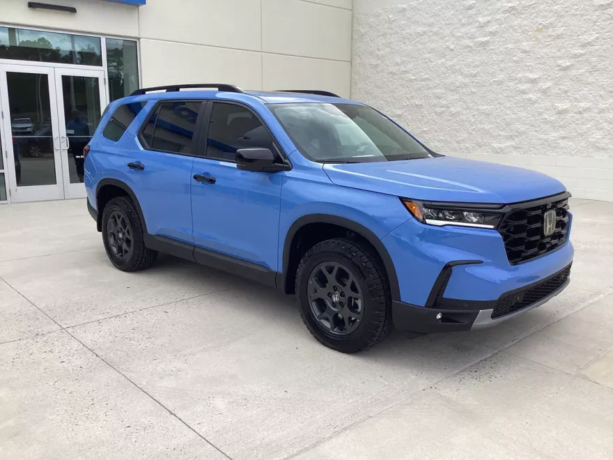 2025 Honda Pilot TrailSport photo 1
