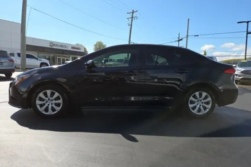2020 Toyota Corolla LE photo 2