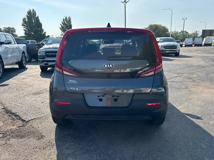2021 Kia Soul S photo 1