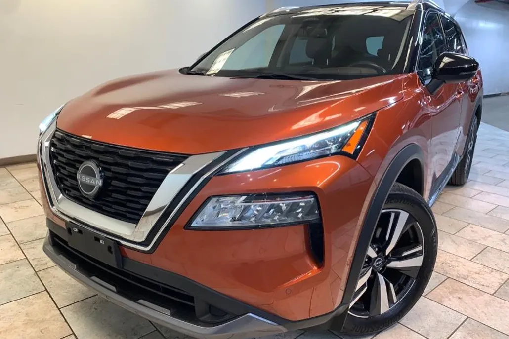 2023 Nissan Rogue SL photo 1