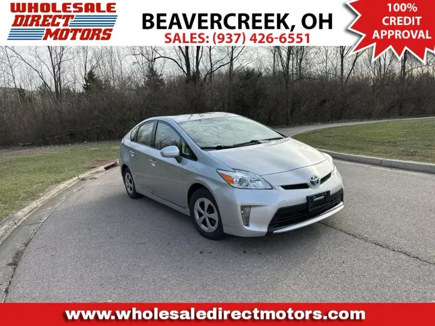 2012 Toyota Prius Two photo 1