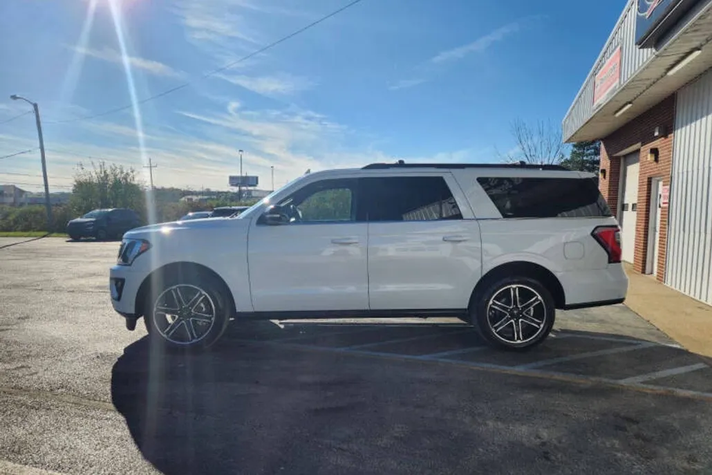 2021 Ford Expedition MAX Limited photo 1