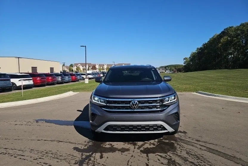 2023 Volkswagen Atlas Cross Sport V6 SE Technology photo 1