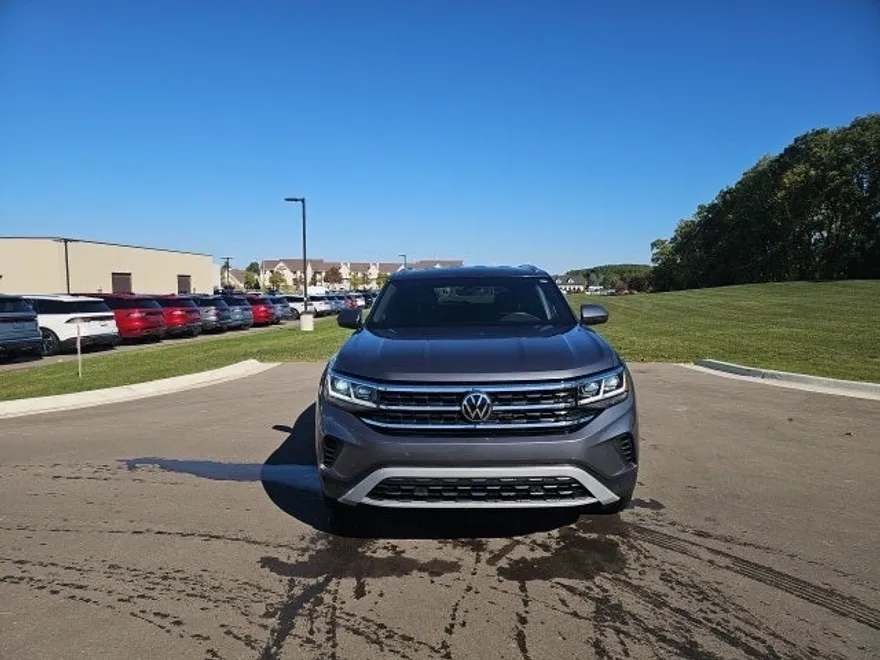 2023 Volkswagen Atlas Cross Sport V6 SE Technology photo 1