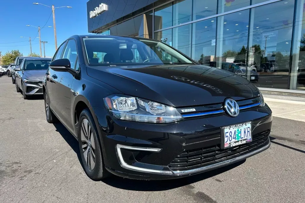 2019 Volkswagen e-Golf SE photo 1