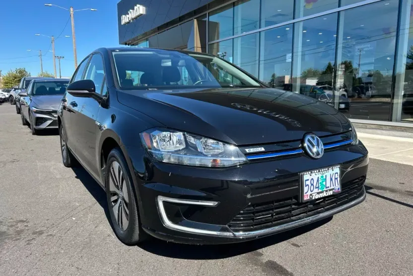 2019 Volkswagen e-Golf SE photo 1