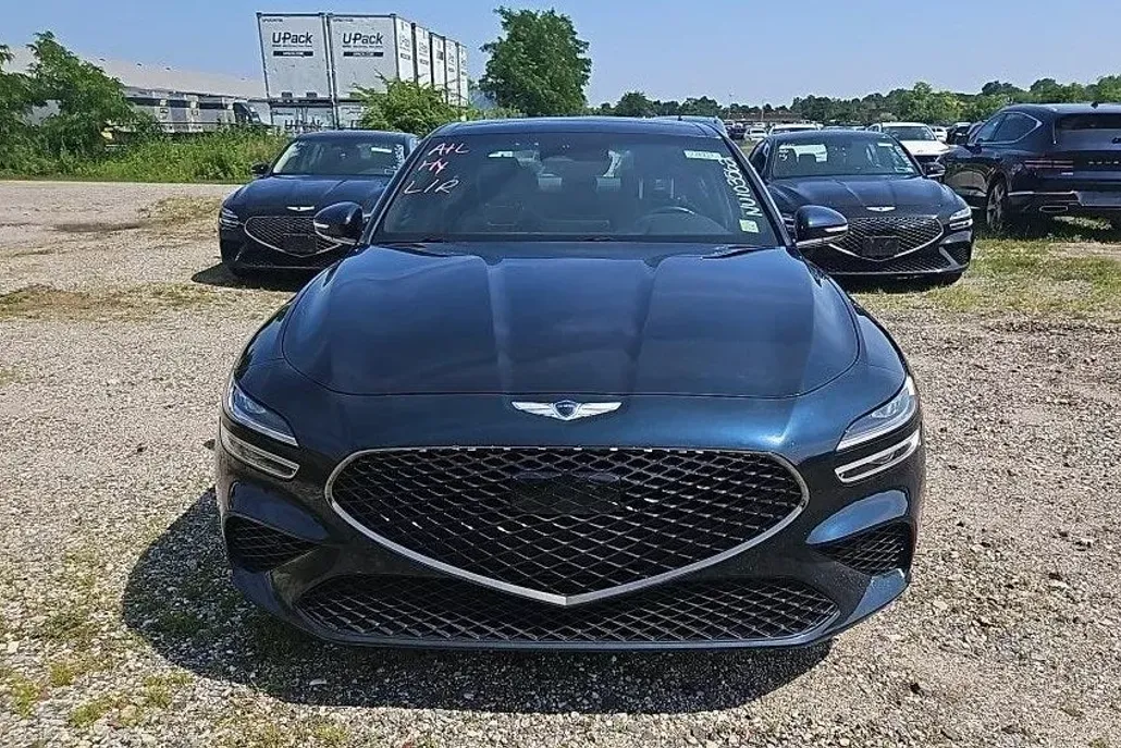 2022 Genesis G70 3.3T photo 1
